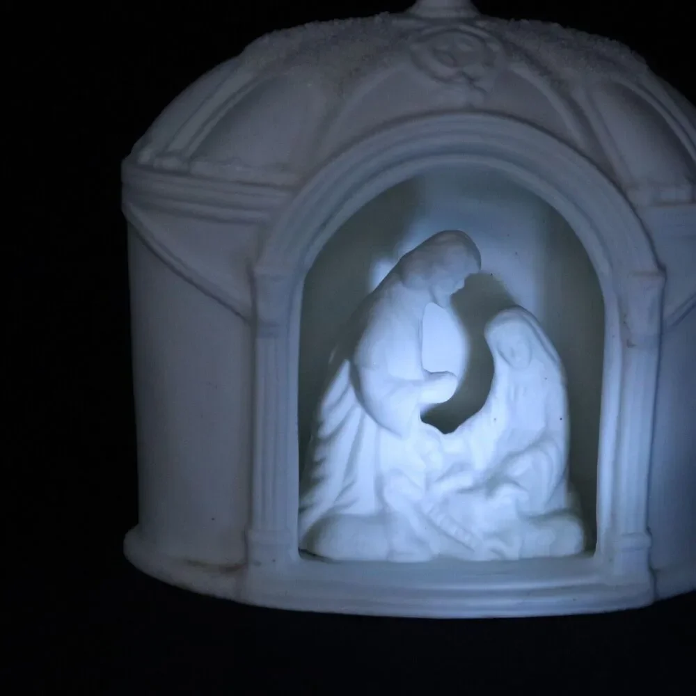Nativity Vintage Off-White Ceramic